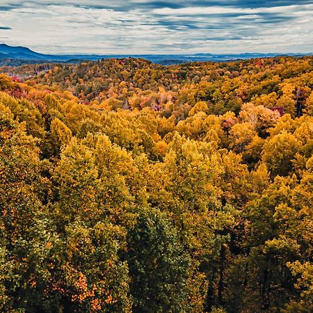 Secluded Mtn View New! 10 Mins To Gatlinburg Or Park Villa Exterior photo